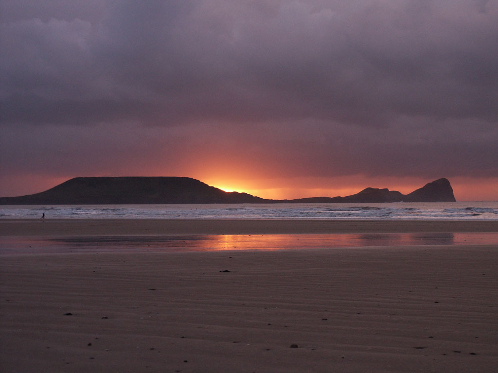 Worms Head - Rhossili beach in the Gower peninsula